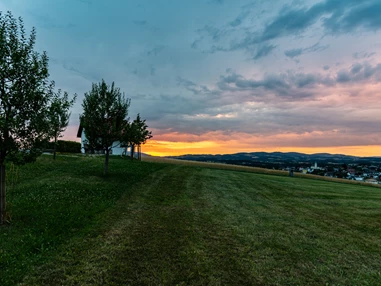 Hochzeitslocation: Abendstimmung in Haibach an der Donau. - Hoamat - Essen Feiern Schlafen