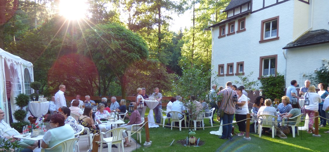 Hochzeit: Wald Villa Üssbach Gäste - Wald Villa Üssbach