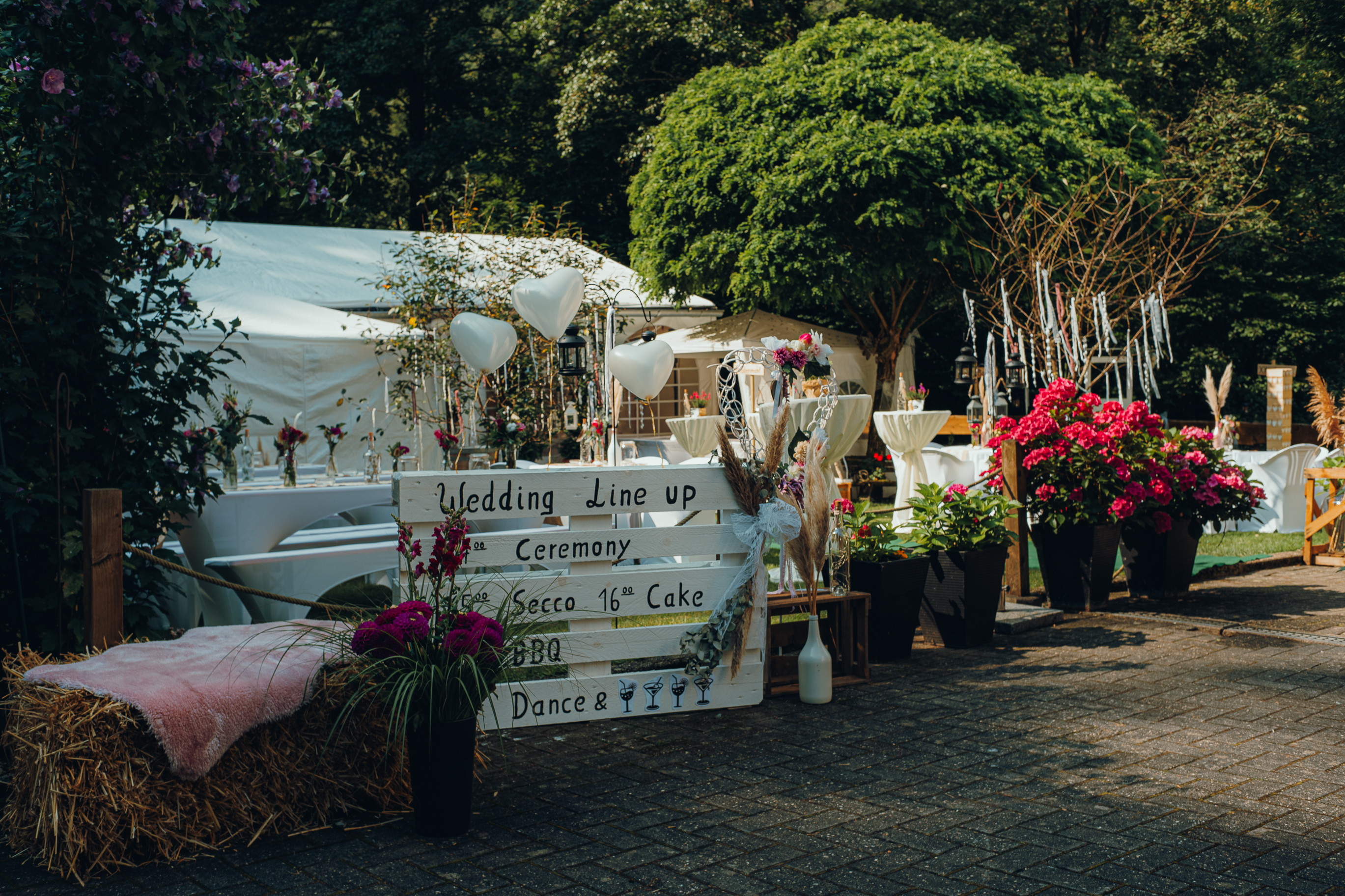 Wald Villa Üssbach Information about the banquet halls Wedding tent outside