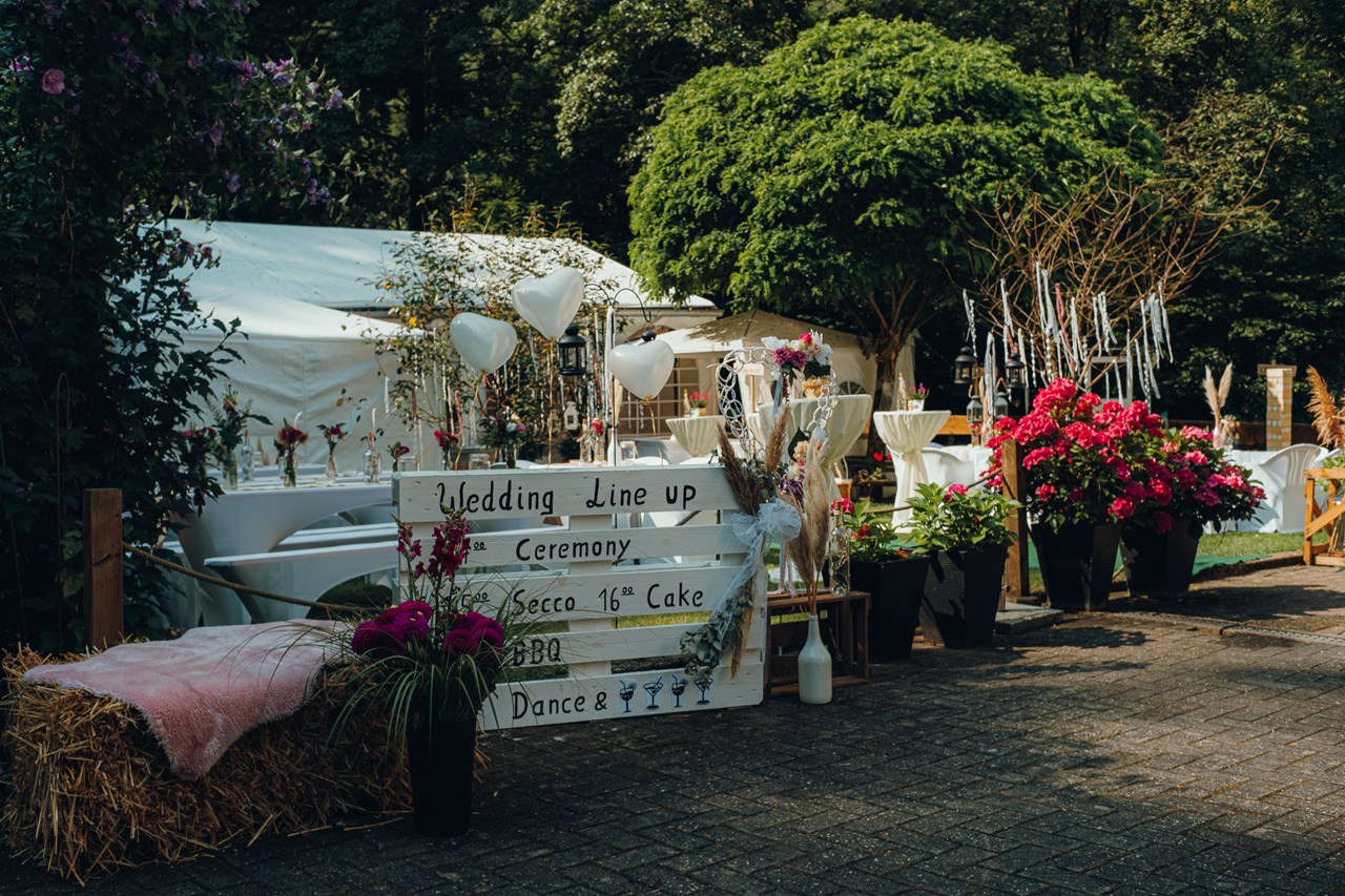 Wald Villa Üssbach Information about the banquet halls Wedding tent outside
