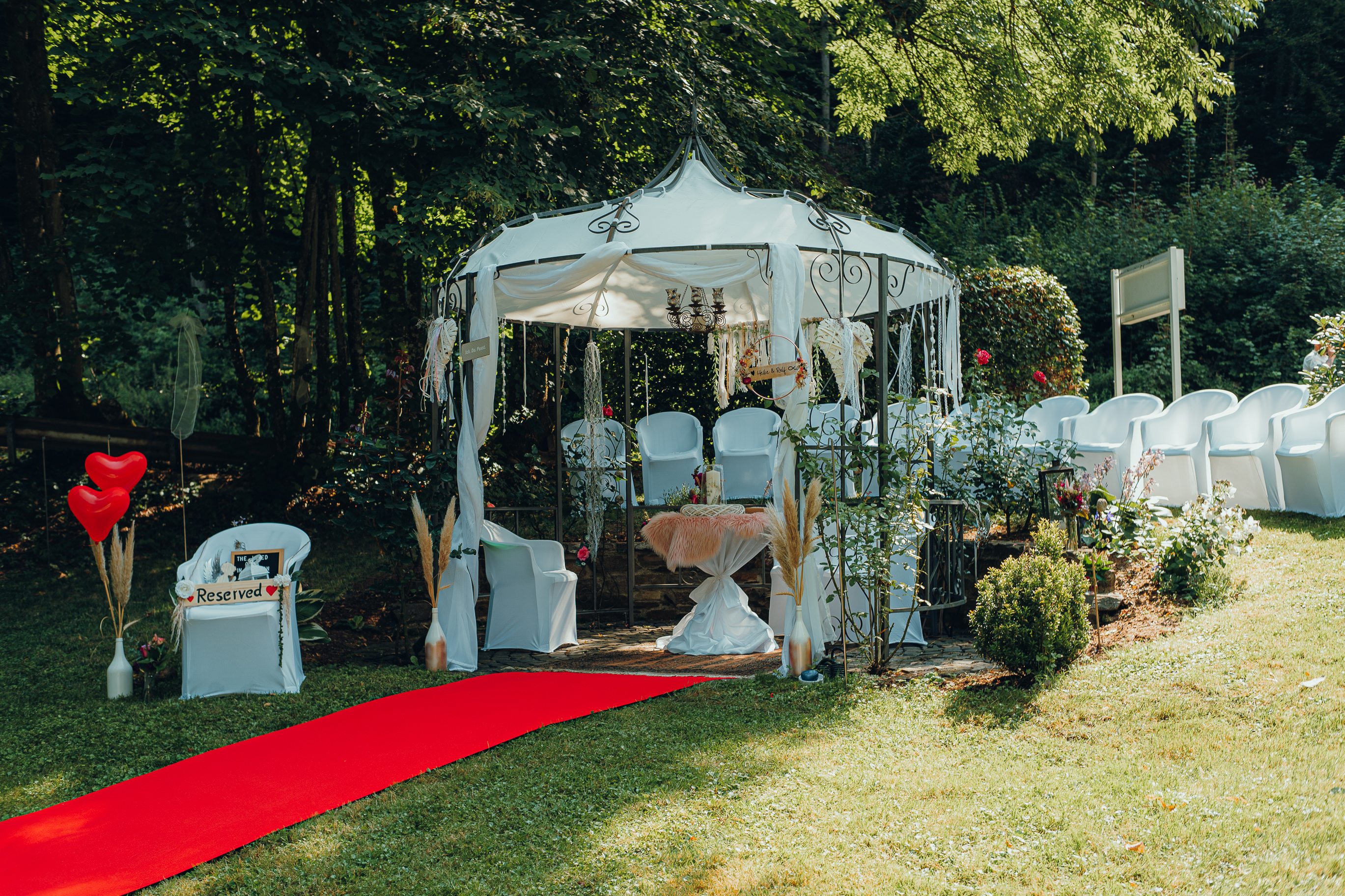 Wald Villa Üssbach Information about the banquet halls Free wedding in the Rose Pavilion