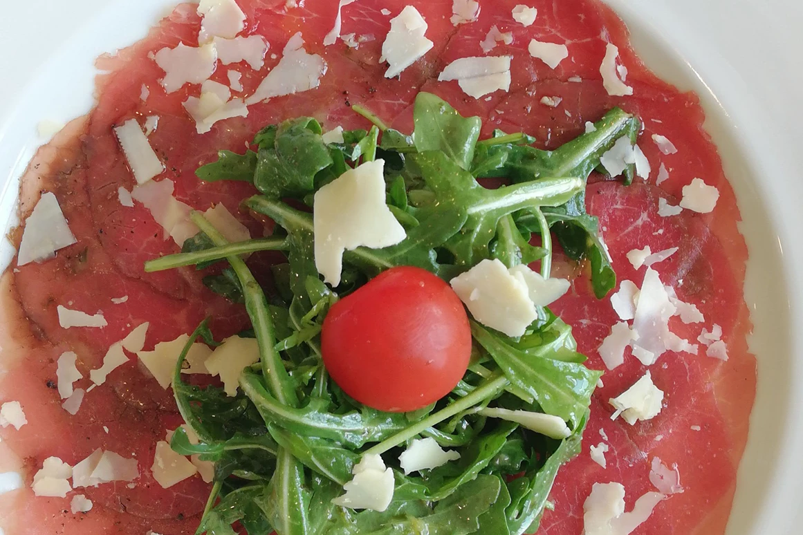 Hochzeitslocation: Hausgemachte frische Speisen - Villa Katzenbuckel