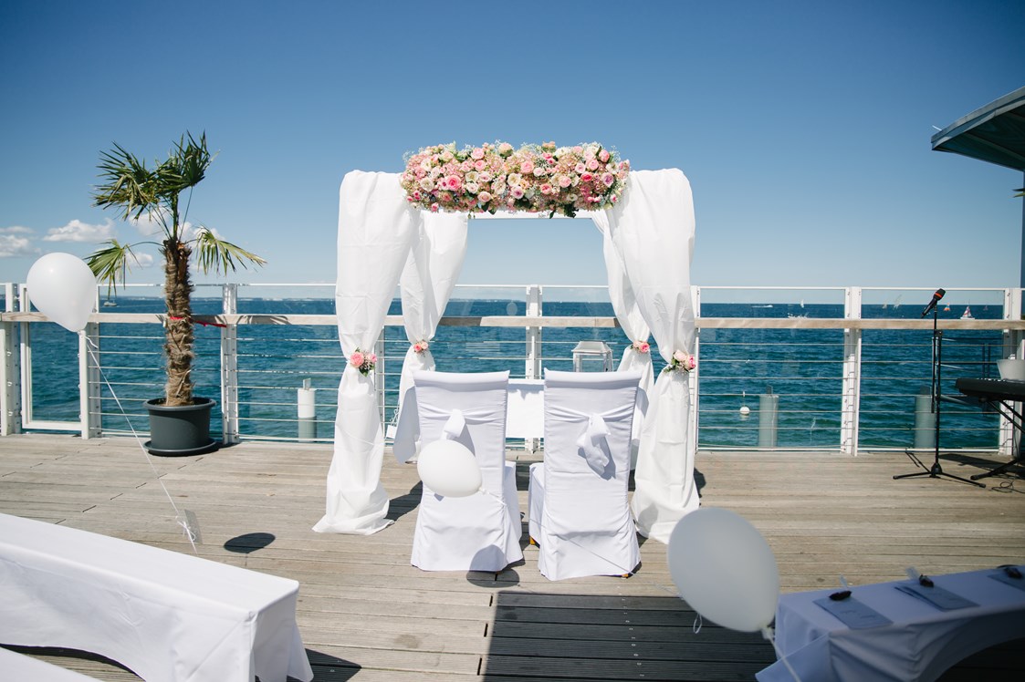 Hochzeit: Freie Trauung auf unserer Sonnenterrasse - Restaurant Wolkenlos