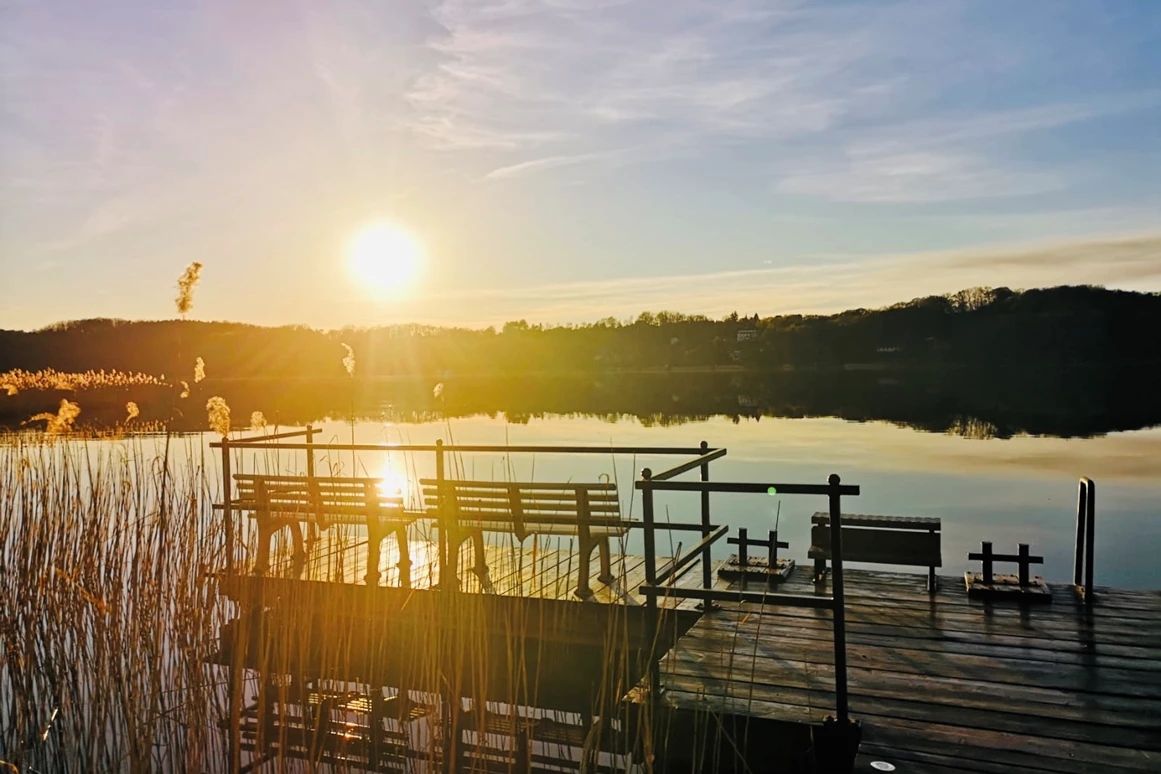 Hochzeitslocation: Steg am See - Strandhotel Vier Jahreszeiten Buckow