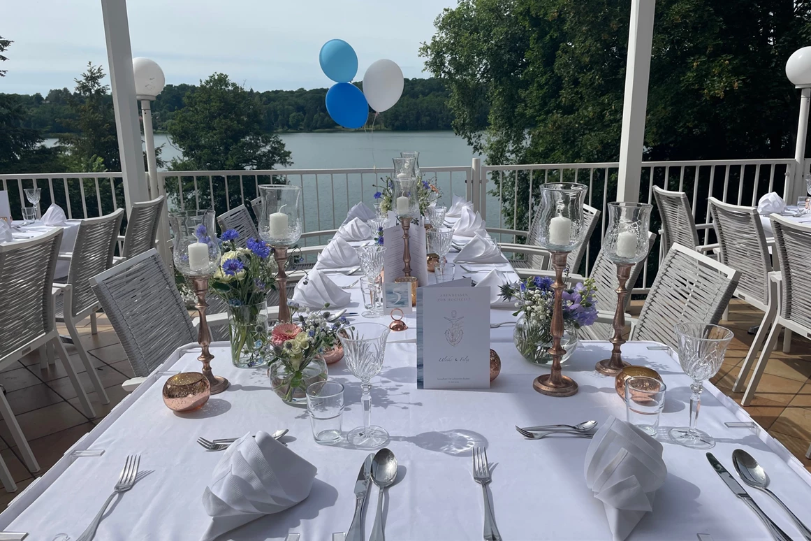 Hochzeitslocation: Strandhotel Vier Jahreszeiten Buckow