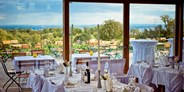 Hochzeit - Umgebung: in Weingärten - Schwechat - Die Aussicht aus dem Restaurant - Oktogon am Himmel