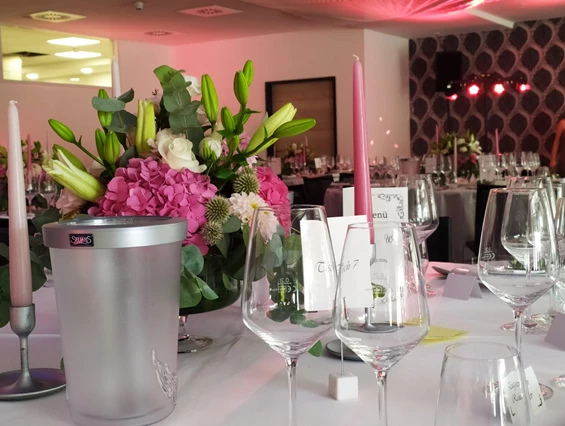 Hochzeitslocation: Die Hochzeitslocation Rückhertz bietet Platz für bis zu 150 Hochzeitsgäste. - Rückhertz