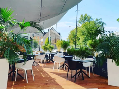 Hochzeitslocation: Bei Schönwetter kann auch Outdoor gefeiert werden. - Rückhertz