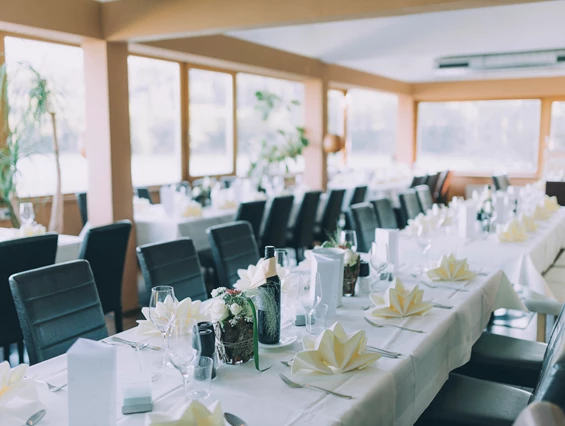 Hochzeitslocation: Der Festsaal der Fischerstube am Reintalersee. - Restaurant Fischerstube