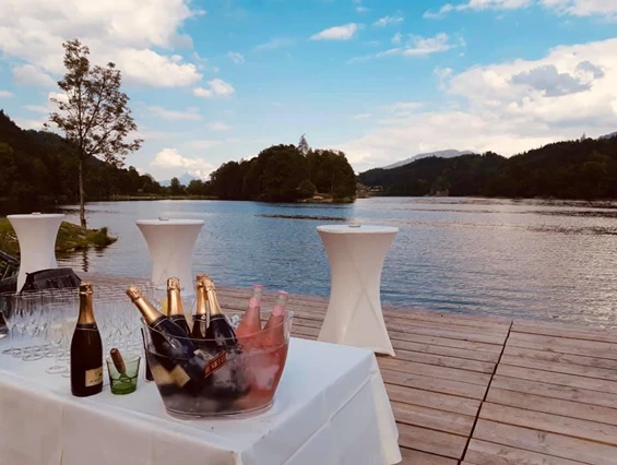 Hochzeitslocation: Sektempfang direkt am See. - Restaurant Fischerstube