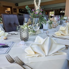 Hochzeit: Hochzeitsmahl mit Blick auf den See - Restaurant Fischerstube