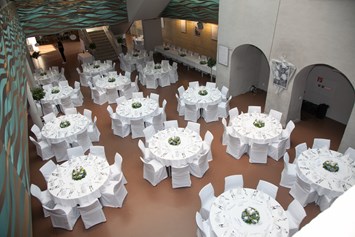 Hochzeit: Foyer - Congresszentrum Zehnerhaus