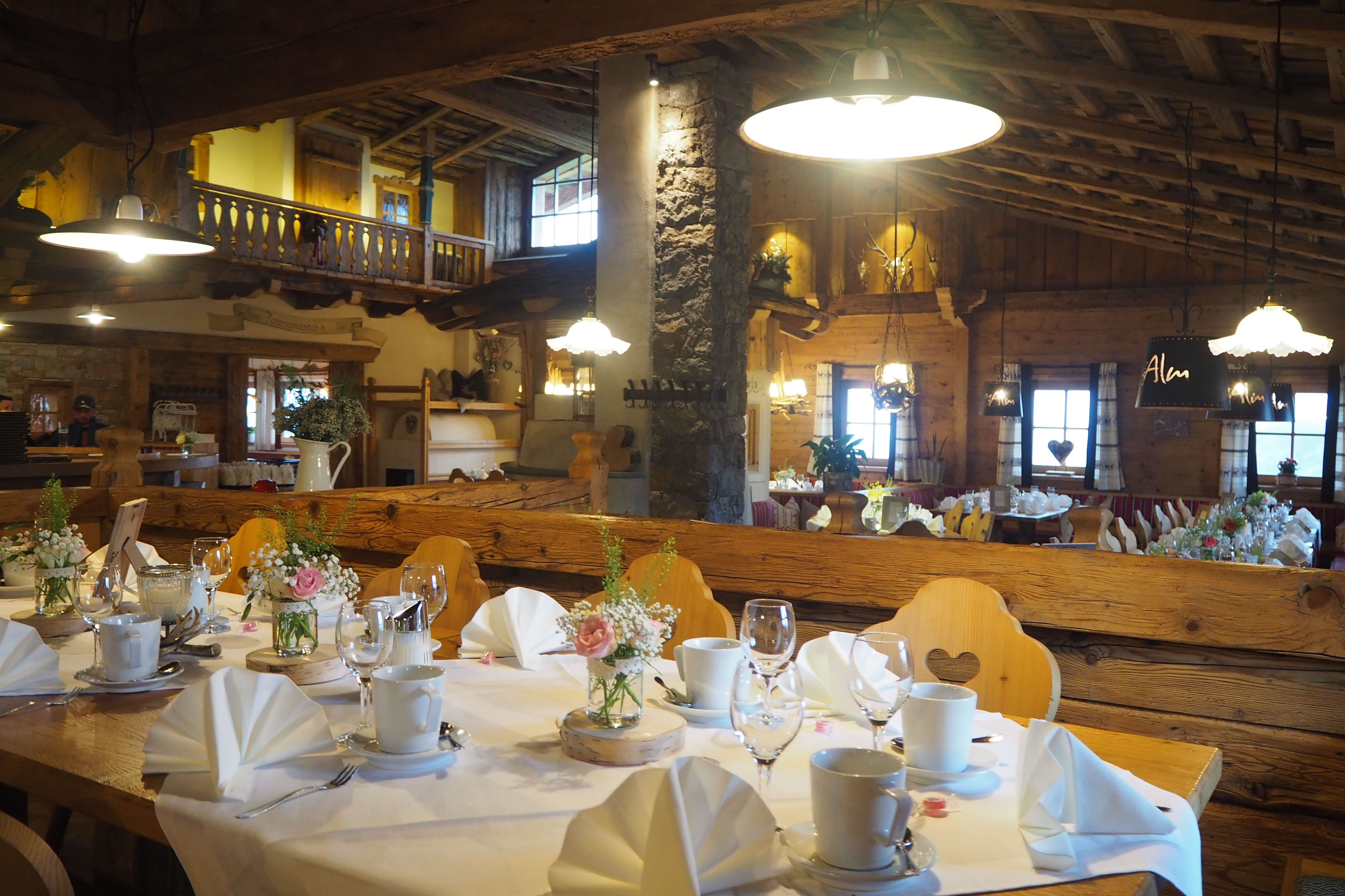 Hochzeitslocation: Die Winkleralm eingedeckt für den Nachmittagscafe - Die Almen - Saalbach Hinterglemm 