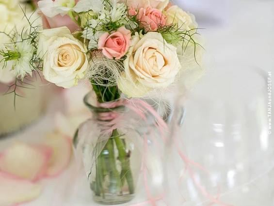 Hochzeit: Heiraten am Wörthersee - in der Parkvilla Wörth in Prötschach.
Foto © tanjaundjosef.at - Hotel Dermuth / Parkvilla Wörth