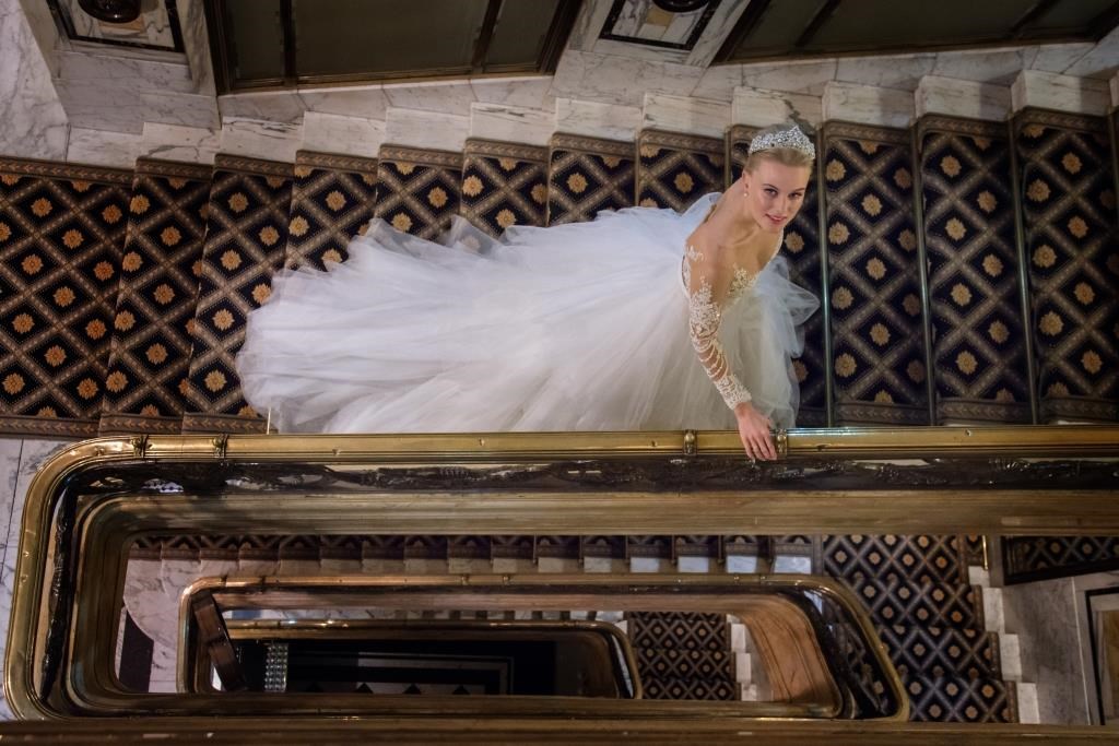 Hochzeit: (c) Maria Tsakiri, Kleid: Niely Hoetsch und Solaine Piccoli - Hotel Bristol Vienna