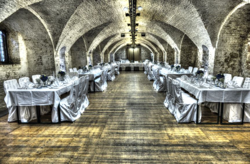 Hochzeitslocation: Hochzeitsbeispiel - Schloss Neugebäude