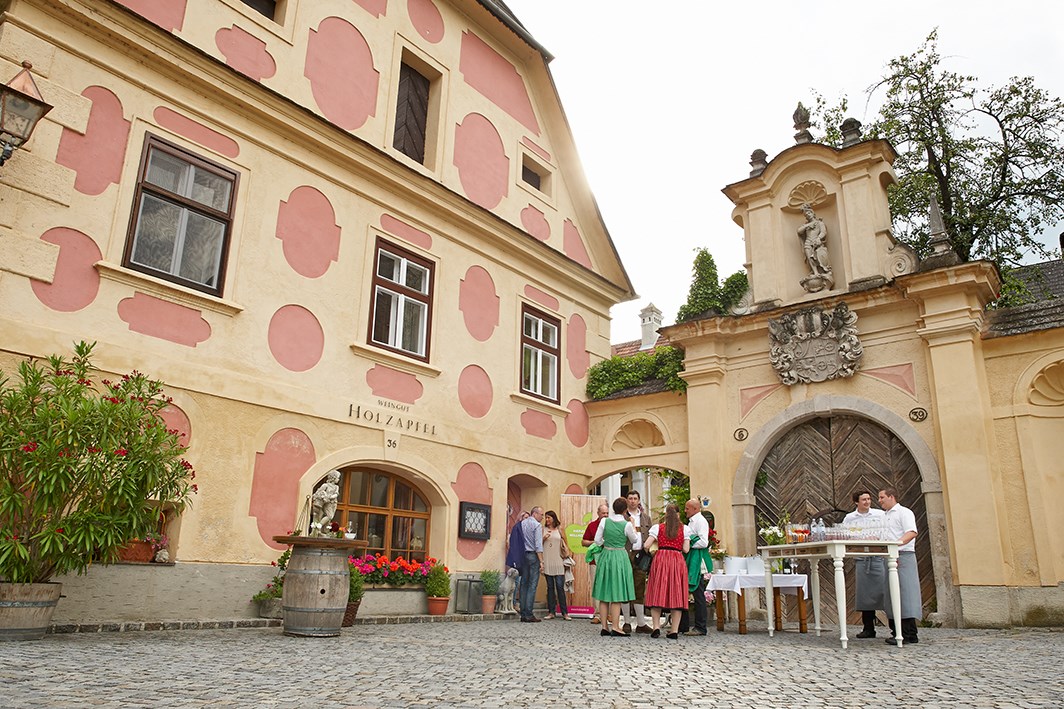 Hochzeit: Das Weingut Holzapfel Prandtauerhof in der Wachau lädt zu einer Hochzeit ein. - Weingut Holzapfel Prandtauerhof