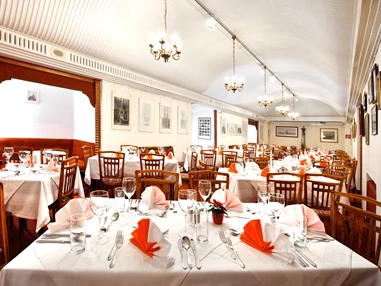 Hochzeit: Ferstel Saal - allerdings ohne Tageslicht - Hotel Regina Wien