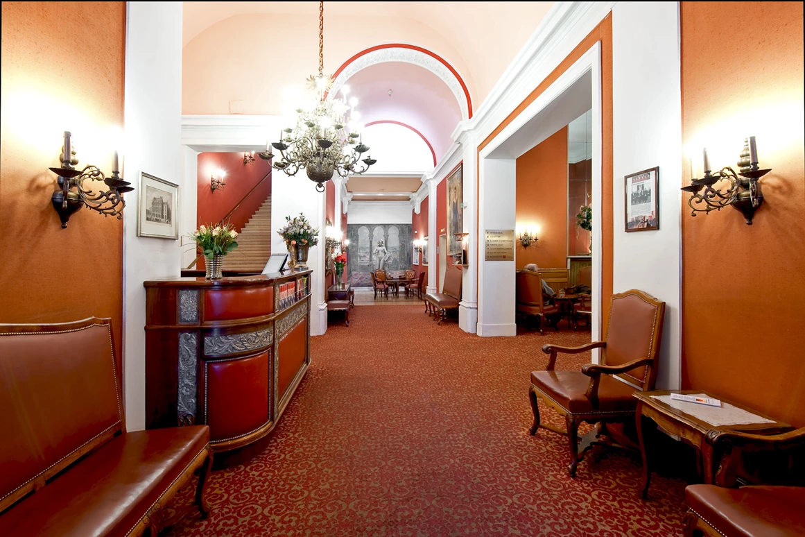 Hochzeit: Hotelhalle I - Hotel Regina Wien