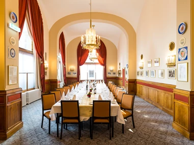 Hochzeit: Votiv Saal - Hotel Regina Wien