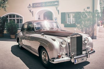 Hochzeit: Mit dem Locationeigenen Rolls-Royce zur Traumhochzeit in Salzburg. - ****Hotel Schlosswirt zu Anif