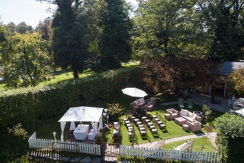 Hochzeit: Freie Trauung im Garten - ****Hotel Schlosswirt zu Anif