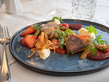 Hochzeitslocation: Gastronomie fürs Auge im Schlosswirt zu Anif. - ****Hotel Schlosswirt zu Anif