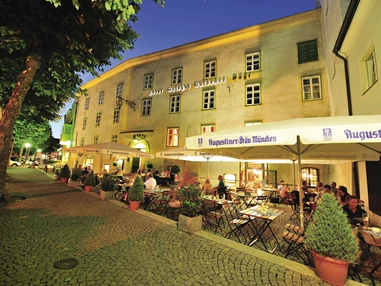 Hochzeit: Hotel Goldener Engl mit Terrasse  - Hotel Goldener Engl