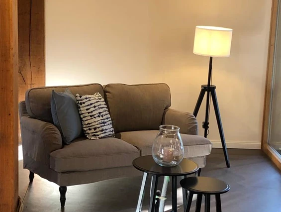 Hochzeitslocation: Loungebereich Diele - Boutique Hotel Gut Bielenberg