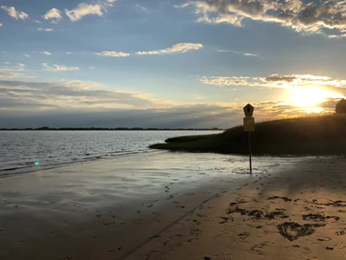 Hochzeitslocation: Elbstrand gegenüber Gut Bielenberg - Boutique Hotel Gut Bielenberg