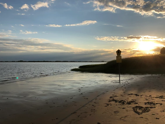 Hochzeitslocation: Elbstrand gegenüber Gut Bielenberg - Boutique Hotel Gut Bielenberg