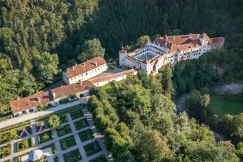 Hochzeit: Schloss mit Historischem Garten by Kasofoto - Gartenschloss Herberstein
