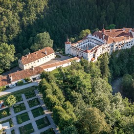 Hochzeit: Schloss mit Historischem Garten by Kasofoto - Gartenschloss Herberstein