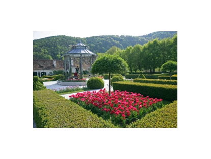Matrimonio - Großwilfersdorf - Historischer Rosengarten bei Schloss Herberstein 
 - Gartenschloss Herberstein