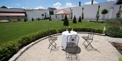 Hochzeit - Spannberg - Schloss Raggendorf Pavillion für standesamtliche Hochzeiten - Schloss Raggendorf