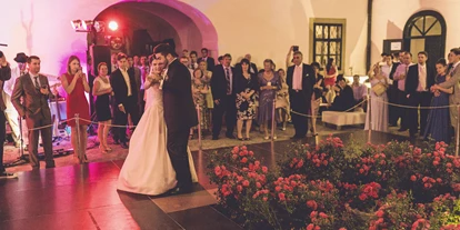 Hochzeit - Spannberg - Tanzparkett im Innenhof - Schloss Raggendorf