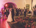 Hochzeit: Tanzparkett im Innenhof - Schloss Raggendorf