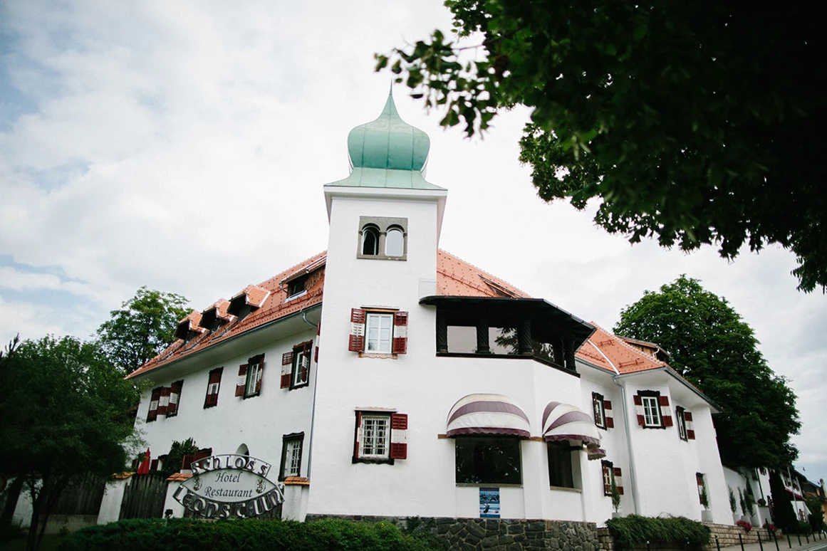 Hochzeit: Feiern Sie Ihre Hochzeit im Schloss Leonstain in Pörtschach am Wörthersee.
Foto © henrywelischweddings.com - Hotel Schloss Leonstain