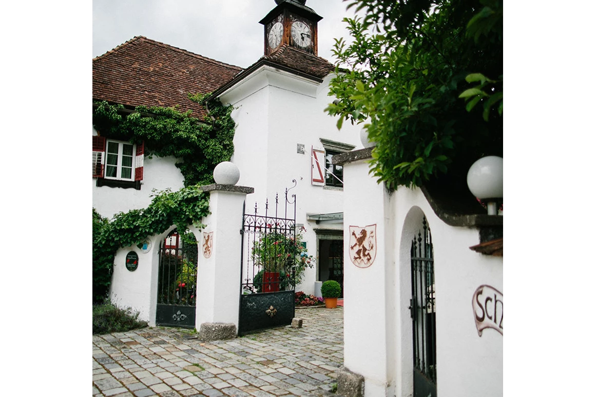 Hochzeit: Feiern Sie Ihre Hochzeit im Schloss Leonstain in Pörtschach am Wörthersee.
Foto © henrywelischweddings.com - Hotel Schloss Leonstain