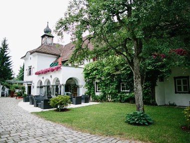 Hochzeit: Feiern Sie Ihre Hochzeit im Schloss Leonstain in Pörtschach am Wörthersee.
Foto © henrywelischweddings.com - Hotel Schloss Leonstain