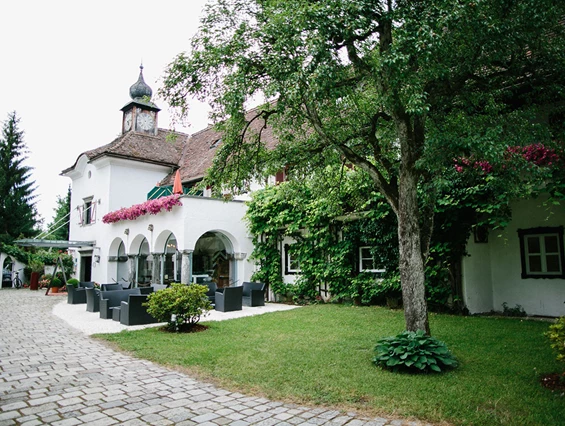 Hochzeit: Feiern Sie Ihre Hochzeit im Schloss Leonstain in Pörtschach am Wörthersee.
Foto © henrywelischweddings.com - Hotel Schloss Leonstain