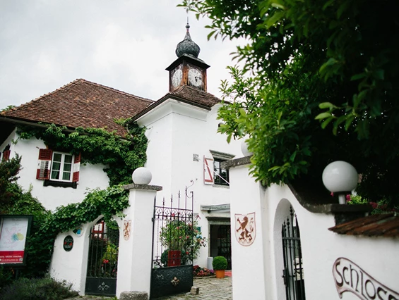 Hochzeit: Feiern Sie Ihre Hochzeit im Schloss Leonstain in Pörtschach am Wörthersee.
Foto © henrywelischweddings.com - Hotel Schloss Leonstain