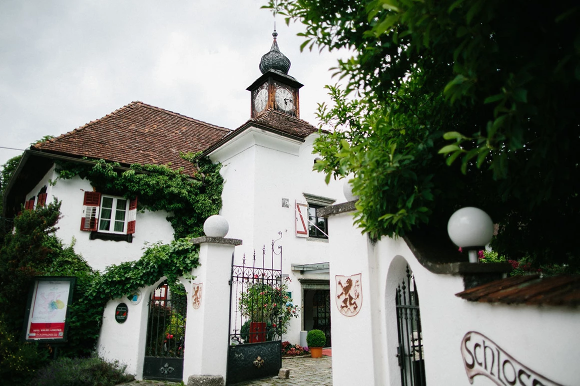 Hochzeit: Feiern Sie Ihre Hochzeit im Schloss Leonstain in Pörtschach am Wörthersee.
Foto © henrywelischweddings.com - Hotel Schloss Leonstain