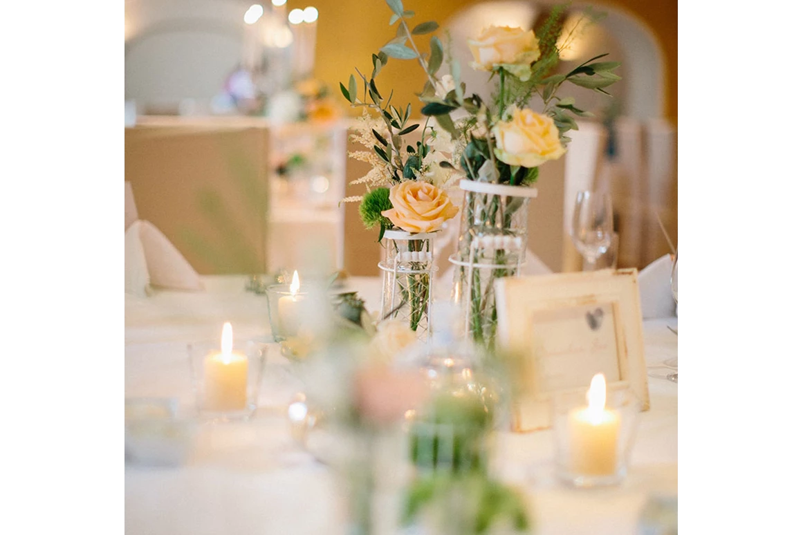 Hochzeit: Feiern Sie Ihre Hochzeit im Schloss Leonstain in Pörtschach am Wörthersee.
Foto © henrywelischweddings.com - Hotel Schloss Leonstain