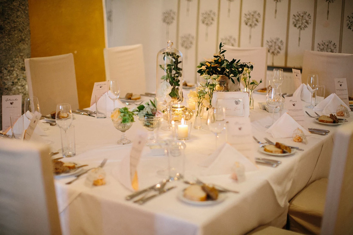 Hochzeit: Feiern Sie Ihre Hochzeit im Schloss Leonstain in Pörtschach am Wörthersee.
Foto © henrywelischweddings.com - Hotel Schloss Leonstain