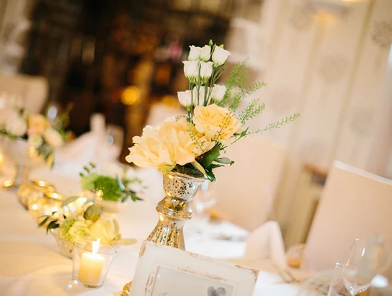 Hochzeit: Feiern Sie Ihre Hochzeit im Schloss Leonstain in Pörtschach am Wörthersee.
Foto © henrywelischweddings.com - Hotel Schloss Leonstain
