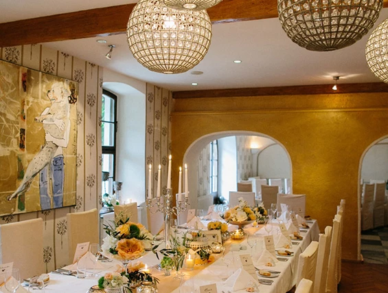 Hochzeit: Feiern Sie Ihre Hochzeit im Schloss Leonstain in Pörtschach am Wörthersee.
Foto © henrywelischweddings.com - Hotel Schloss Leonstain
