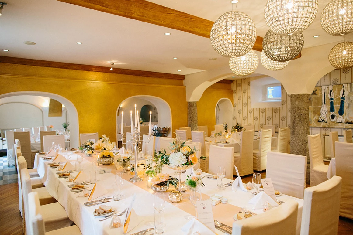 Hochzeit: Feiern Sie Ihre Hochzeit im Schloss Leonstain in Pörtschach am Wörthersee.
Foto © henrywelischweddings.com - Hotel Schloss Leonstain
