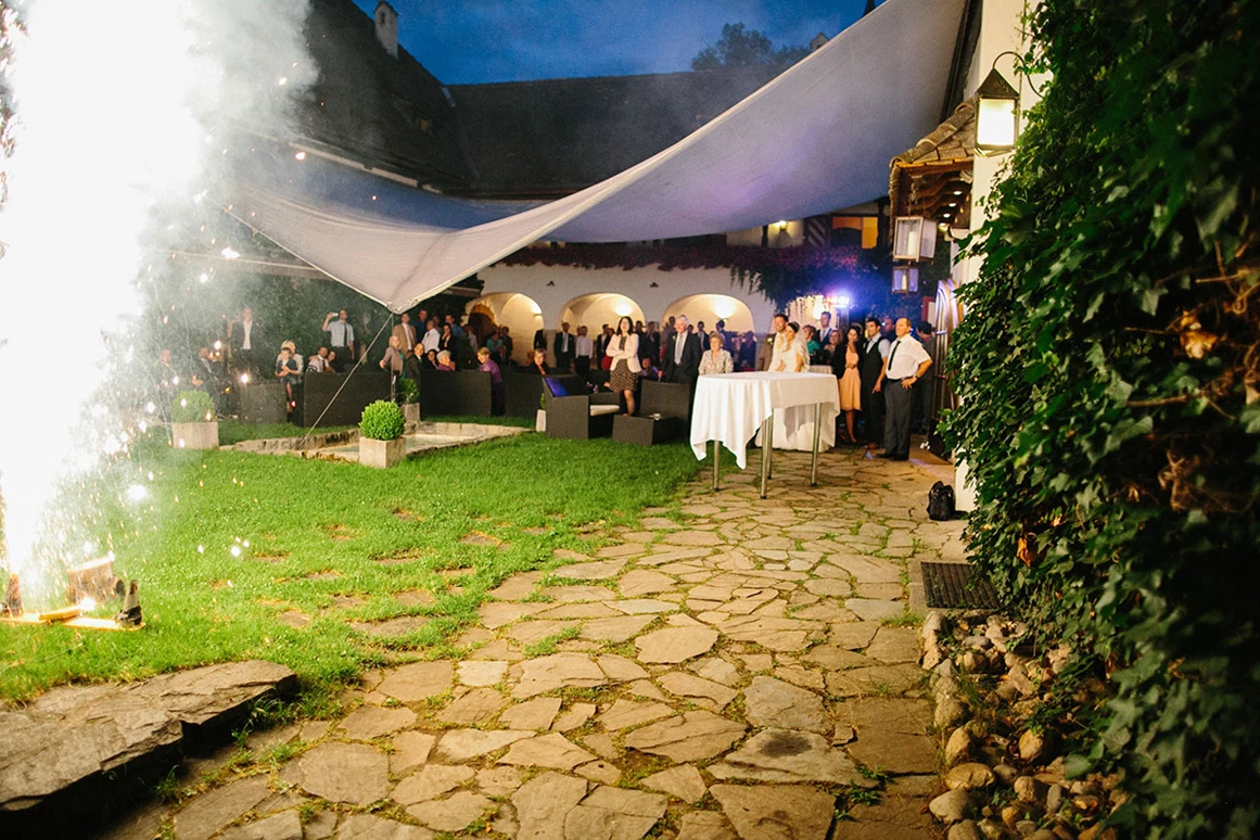 Hochzeit: Feiern Sie Ihre Hochzeit im Schloss Leonstain in Pörtschach am Wörthersee.
Foto © henrywelischweddings.com - Hotel Schloss Leonstain