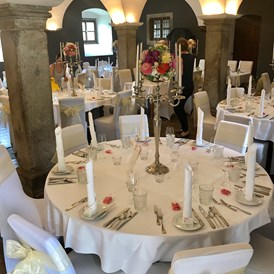 Hochzeit: Tischdeko im Schloss - Schloss Mühldorf